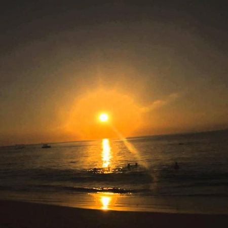 Suite Pe Na Areia- Espaco Independente Na Praia Do Curral Com Localizacao Privilegiada - Simplicidade E Comodidade Com O Por Do Sol Mais Lindo De Ilhabela - Melhor Custo Beneficio Para Ate 4 Pessoas , Na Av Jose Pacheco Do Nascimento Nº 7682 Eksteriør billede