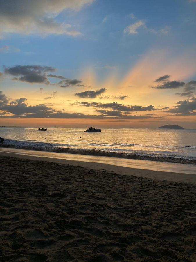 Suite Pe Na Areia- Espaco Independente Na Praia Do Curral Com Localizacao Privilegiada - Simplicidade E Comodidade Com O Por Do Sol Mais Lindo De Ilhabela - Melhor Custo Beneficio Para Ate 4 Pessoas , Na Av Jose Pacheco Do Nascimento Nº 7682 Eksteriør billede